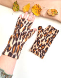 Long fingerless leopard print gloves 